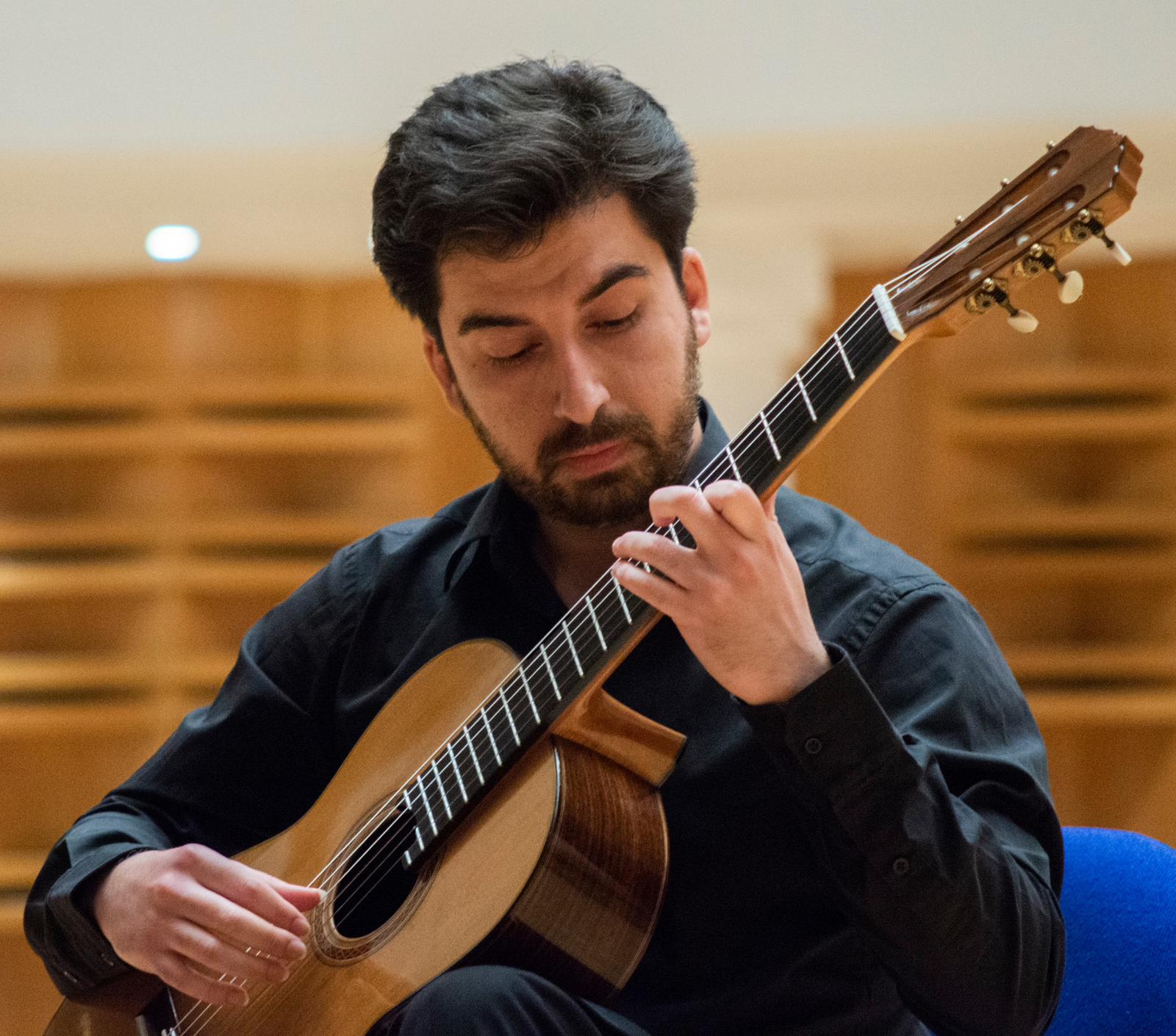 Oğuzhan Kayalı klasik gitar yorumu
